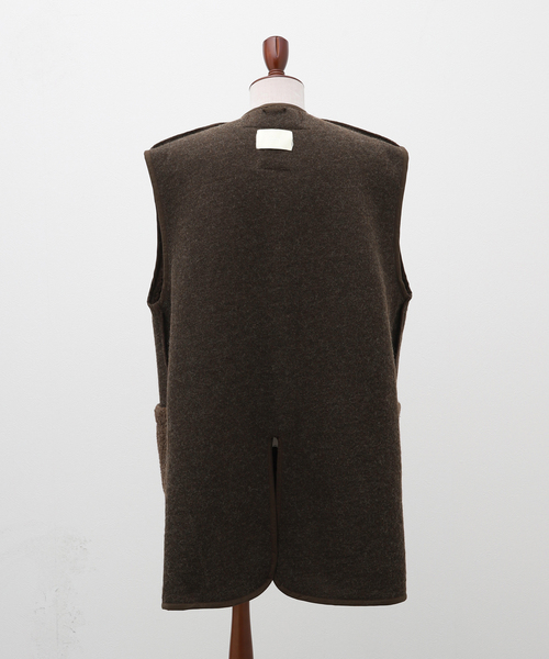 417 EDIFICE(フォーワンセブンエディフィス)の「【INNAT / インアット】 BOA FLEECE LINER VEST / ベスト(ブルゾン・メンズ・チャコールグレー/ブラウン・2)」の19枚目の写真