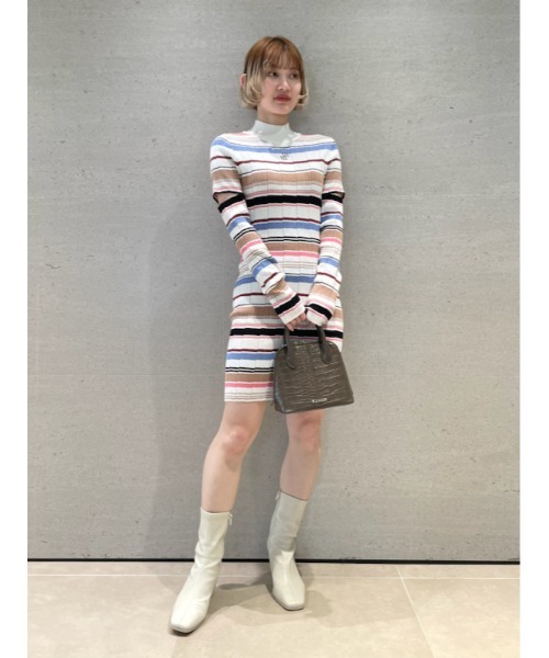 LILY BROWN(リリーブラウン)の「アームスリットニットミニワンピース(ワンピース・レディース・ホワイト/ピンク/その他/ブラック・FREE)」の2枚目の写真