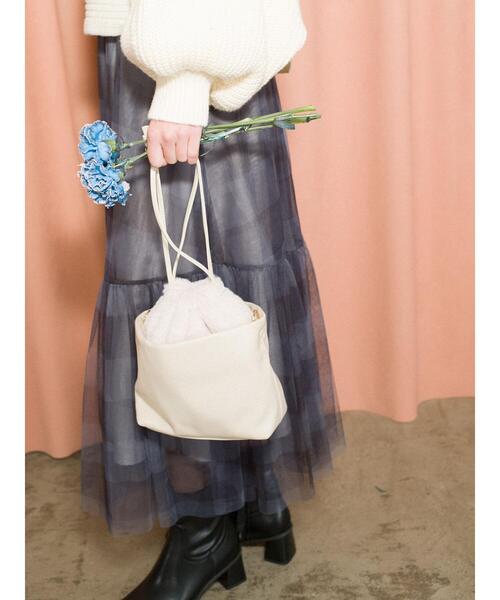 Te chichi TERRASSE（テチチテラス）の「パデットファー切替巾着バッグ（ハンドバッグ・レディース・ブラック/オフホワイト・F）」の3枚目の写真