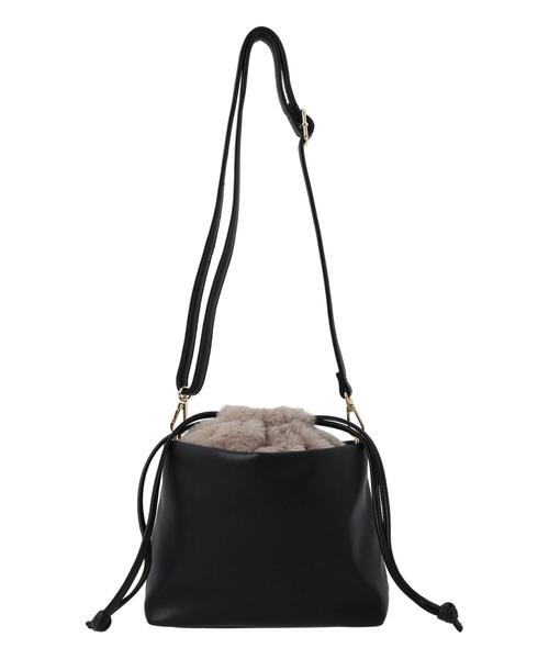 Te chichi TERRASSE（テチチテラス）の「パデットファー切替巾着バッグ（ハンドバッグ・レディース・ブラック/オフホワイト・F）」の6枚目の写真