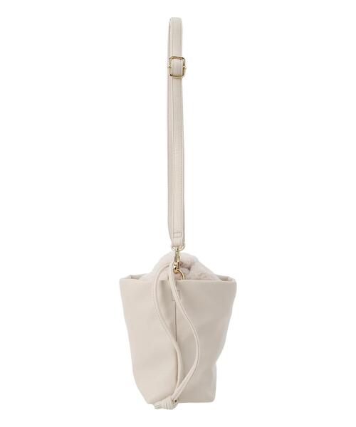 Te chichi TERRASSE（テチチテラス）の「パデットファー切替巾着バッグ（ハンドバッグ・レディース・ブラック/オフホワイト・F）」の9枚目の写真