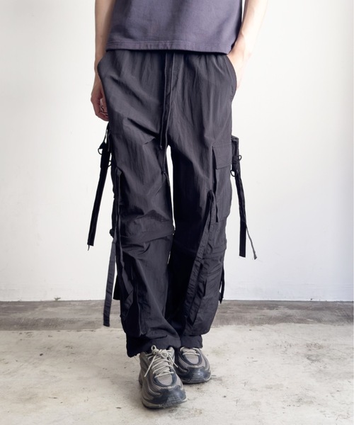COMMON WARE(コモンウェアー)の「COMMONWARE:ナイロンワッシャーテクノパンツ(カーゴパンツ・レディース・ブラック/カーキ/オフホワイト・L/XL/M)」の10枚目の写真