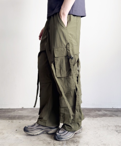 COMMON WARE(コモンウェアー)の「COMMONWARE:ナイロンワッシャーテクノパンツ(カーゴパンツ・レディース・ブラック/カーキ/オフホワイト・L/XL/M)」の13枚目の写真