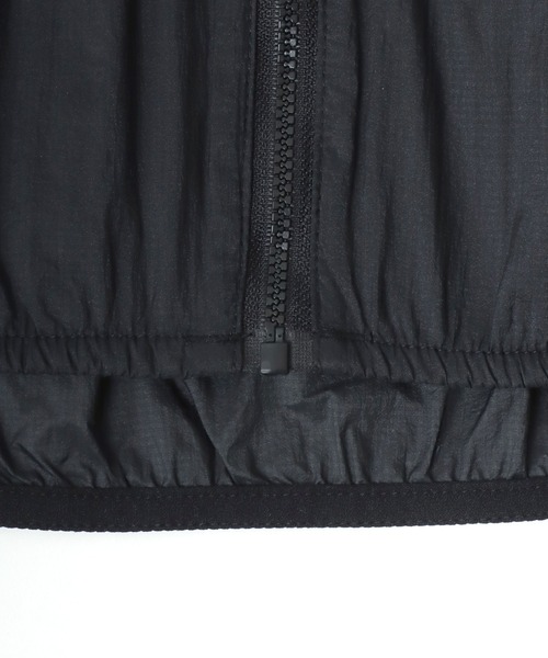 CONVERSE(コンバース)の「CONVERSE/コンバース ナイロン 撥水 軽量 薄手 ポケッタブル パーカー フーディー レディース メンズ(ナイロンジャケット・メンズ・ブルー/ブラック系その他/ブラック/ライトグレー/レッド/レッド系その他/ベージュ/ネイビー/ブルー系その他・M/L/LL)」の21枚目の写真