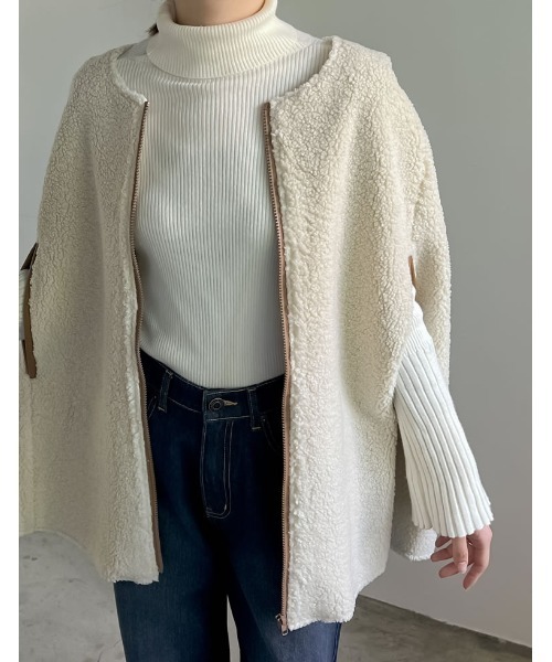 Re:EDIT（リエディ）の「ムートンボアパイピングフレアポンチョ（ポンチョ・レディース・アイボリー・MEDIUM/LARGE）」の2枚目の写真