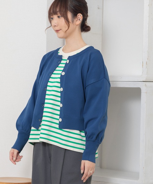 POU DOU DOU（プードゥドゥ）の「ぷっくり袖スポンディッシュカーディガン（ニット/セーター・レディース・ブルー/ブラック/ライトグリーン/キナリ・3）」の4枚目の写真