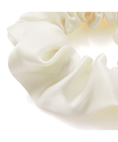 Francfranc（フランフラン）の「シルク ヘアゴム 3個セット アイボリー（その他ボディ・ヘアケア・レディース・アイボリー・FREE）」の3枚目の写真