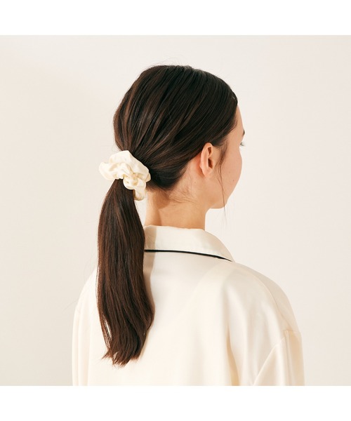 Francfranc（フランフラン）の「シルク ヘアゴム 3個セット アイボリー（その他ボディ・ヘアケア・レディース・アイボリー・FREE）」の6枚目の写真