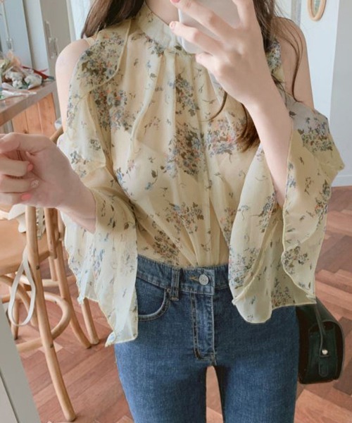 Miniministore(ミニミニストア)の「花柄ブラウスプチハイネックオフショルダー半袖半袖(シャツ/ブラウス・レディース・ベージュ系1/オレンジ/ベージュ系2/ブルー・M/L)」の2枚目の写真