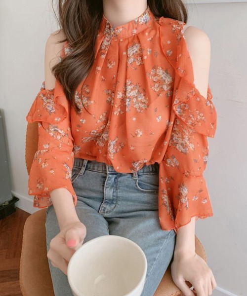 Miniministore(ミニミニストア)の「花柄ブラウスプチハイネックオフショルダー半袖半袖(シャツ/ブラウス・レディース・ベージュ系1/オレンジ/ベージュ系2/ブルー・M/L)」の4枚目の写真