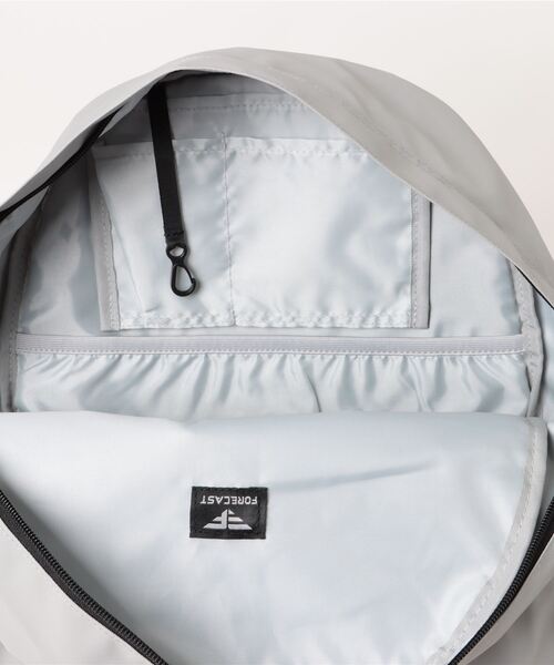 FORECAST(フォーキャスト)の「【FORECAST】25L 防水コーティングデイバッグ バックパック リュック アウトドア キャンプ 旅行 通勤 通学 9140(バックパック/リュック・メンズ・ブラック/グレー/オリーブ・FREE)」の12枚目の写真
