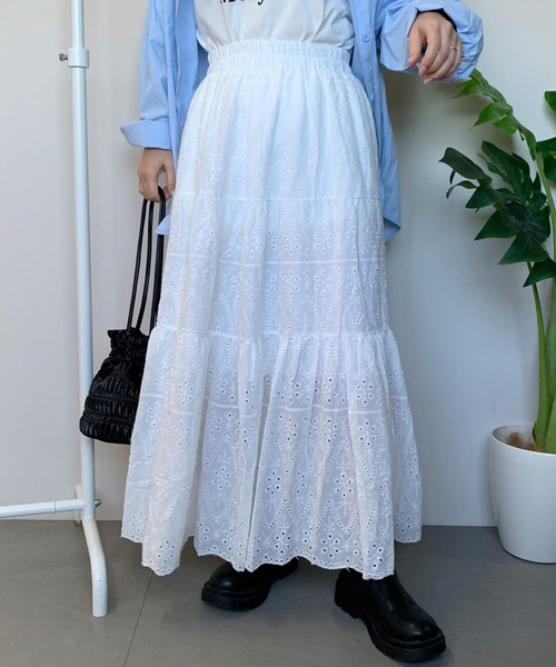 CRB（シーアールビー）の「レースティアードロングスカート（スカート・レディース・ブラック/オフホワイト・F）」の2枚目の写真