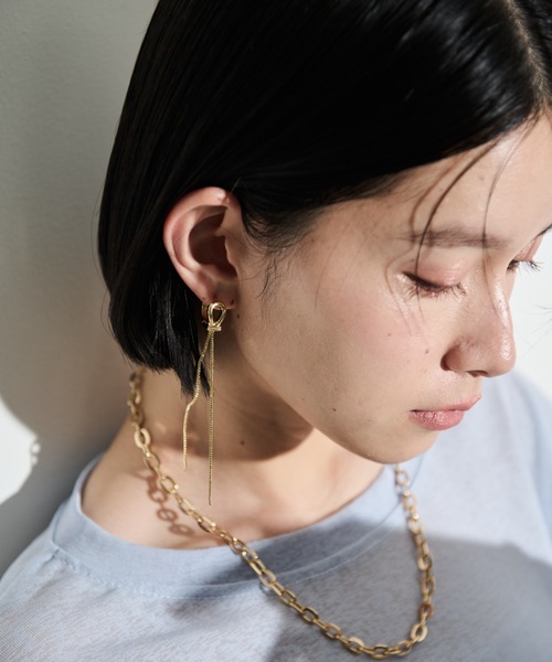 Shelly island（シェリーアイランド）の「ロングチェーンデザインピアス（ピアス（両耳用）・レディース・シルバー/ゴールド・FREE）」の3枚目の写真