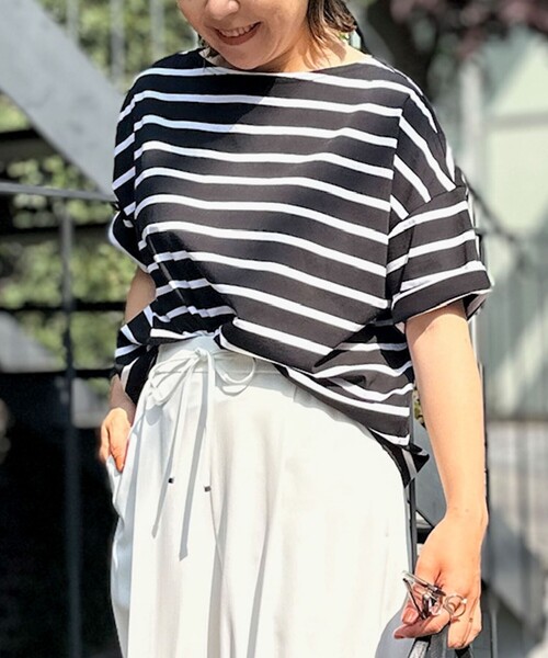 NOLLEY’S（ノーリーズ）の「MY STANDARD Tシャツ（Tシャツ/カットソー・レディース・ピンク/ブラック系その他/ブルー/ホワイト/ホワイト系その他5/ブラック/サーモンピンク/ホワイト系その他6・1/2）」の6枚目の写真