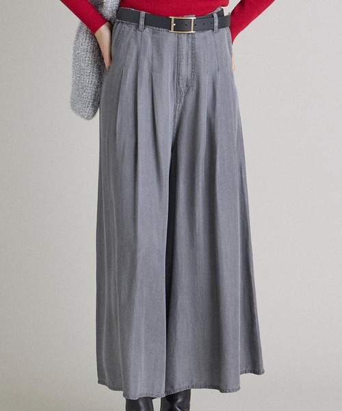 INED CLARO（イネドクラロ）の「再生繊維セルロースデニムフレアパンツ【セットアップ対応】（デニムパンツ・レディース・インディゴブルー/グレー・フリー）」の2枚目の写真