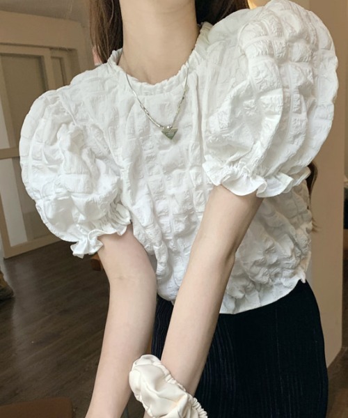 deux amour（ドゥーザムール）の「パフスリーブボリューム半袖トップス（Tシャツ/カットソー・レディース・ブラック/ホワイト・FREE）」の12枚目の写真