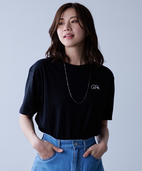 Arnold Palmer（アーノルドパーマー）の「バックロゴ グラフィック シェア Tシャツ（Tシャツ/カットソー・レディース・ホワイト/ブラック/エンジ・LL/L/M/S/XS）」の2枚目の写真