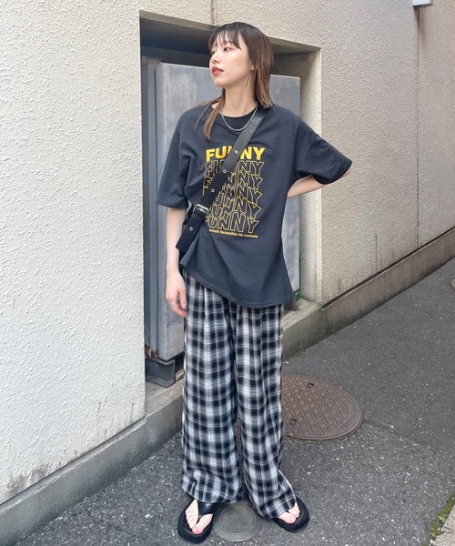 ABYS（アビス）の「FUNNYロゴプリント半袖Tシャツ（Tシャツ/カットソー・レディース・ブラック×ホワイト/ホワイト系その他/ホワイト×ブラック/ピンク/ネイビー・FREE）」の21枚目の写真