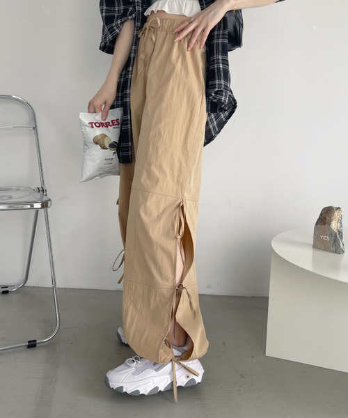 Ada.(エイダ)の「サイド リボン デザイン カーゴパンツ(カーゴパンツ・レディース・ブラック/ベージュ/グレー・FREE)」の3枚目の写真