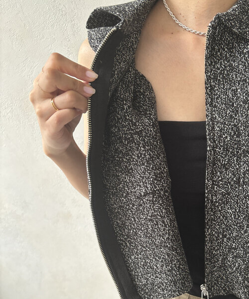 DouDou(ドゥドゥ)の「【WEB限定】ジップニットベスト(カーディガン/ボレロ・レディース・チャコールグレー/ブラック・FREE)」の14枚目の写真