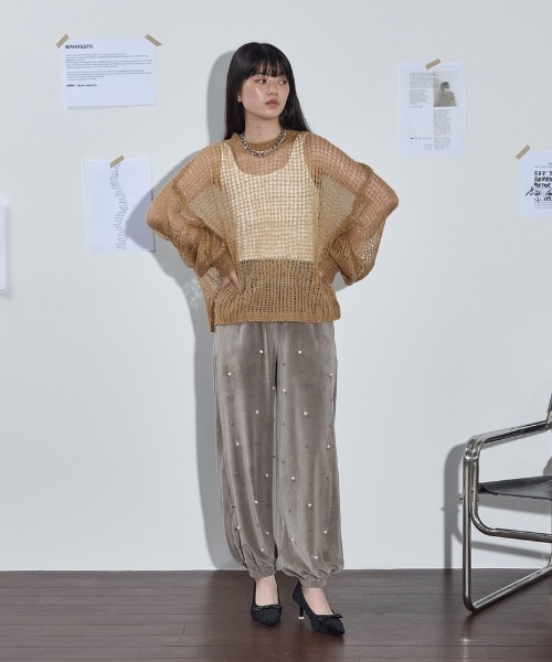 THE YOn(ザヨン)の「パールスタッズベロアイージーパンツ(その他パンツ・レディース・オリーブ/アイボリー/グレー・FREE)」の12枚目の写真