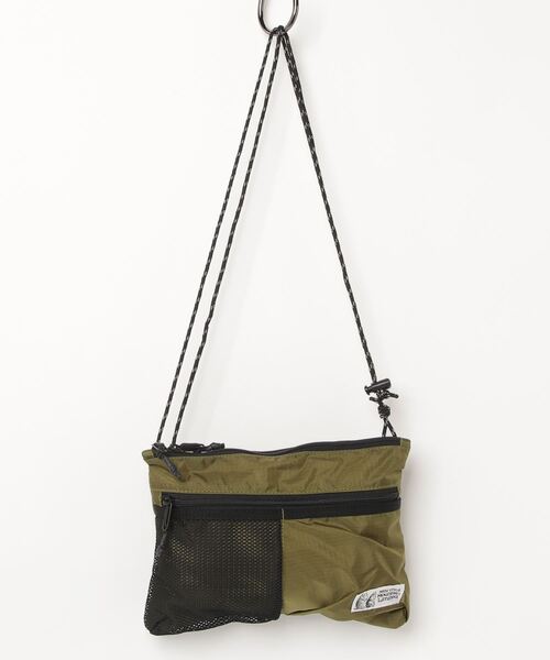 MARMOT（マーモット）の「【Marmot】MMW Sacoche / エムエヌダブリューサコッシュ（ショルダーバッグ・メンズ・ブラック/オリーブ/オレンジ・ONE SIZE）」の3枚目の写真