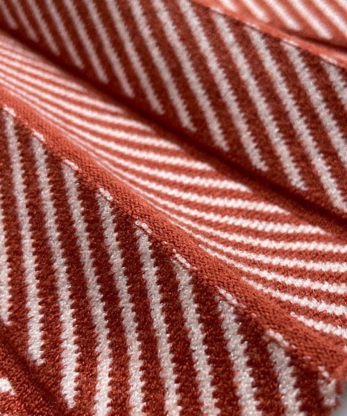 Soiunique（スワユニーク）の「ヘリンボーン柄アコーディオンプリーツスカート ［Soiunique］（スカート・レディース・ブラック×ブルー/ブラック×ホワイト/オレンジ系/ブラック系・M/L/LL）」の11枚目の写真