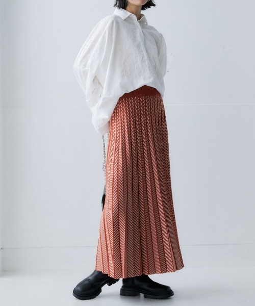 Soiunique（スワユニーク）の「ヘリンボーン柄アコーディオンプリーツスカート ［Soiunique］（スカート・レディース・ブラック×ブルー/ブラック×ホワイト/オレンジ系/ブラック系・M/L/LL）」の17枚目の写真