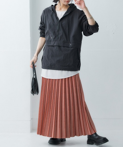 Soiunique（スワユニーク）の「ヘリンボーン柄アコーディオンプリーツスカート ［Soiunique］（スカート・レディース・ブラック×ブルー/ブラック×ホワイト/オレンジ系/ブラック系・M/L/LL）」の14枚目の写真