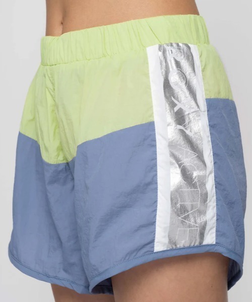 ROXY(ロキシー)の「JUMP HIGH METALLIC S/ロキシーウエストゴム撥水加工フィットネスショートパンツ(その他パンツ・レディース・ブルー/ブラック・LARGE/MEDIUM/SMALL)」の8枚目の写真