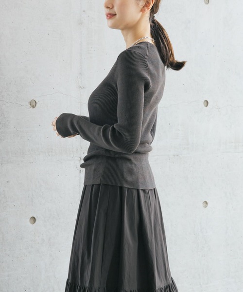 URBAN RESEARCH（アーバンリサーチ）の「『UR TECH』コットンメランジクルーネックニット（ニット/セーター・レディース・オレンジ/パープル/カーキ・FREE）」の21枚目の写真