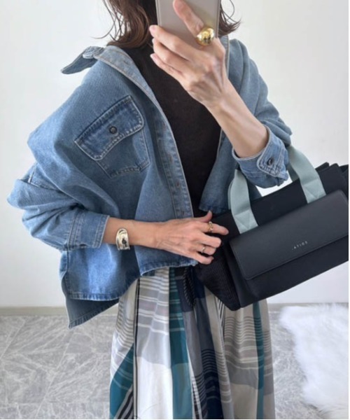 AMELY（エミリー）の「デニムワイドシャツ（シャツ/ブラウス・レディース・ブルー/ライトブルー/ブラック/グレー・フリー）」の15枚目の写真