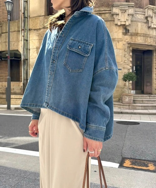 AMELY(エミリー)の「ざっくりとした抜け感を叶えるデニムワイドシャツ/体型カバー(シャツ/ブラウス・レディース・ブルー/ライトブルー/ブラック/グレー・フリー)」の16枚目の写真