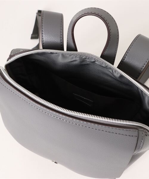 and it_（アンドイット）の「Legato Largo かるいかばん ミニリュック（バックパック/リュック・レディース・ブラック/グレイッシュベージュ/ダークグレー/ライトグレー/ダークブラウン・FREE）」の8枚目の写真