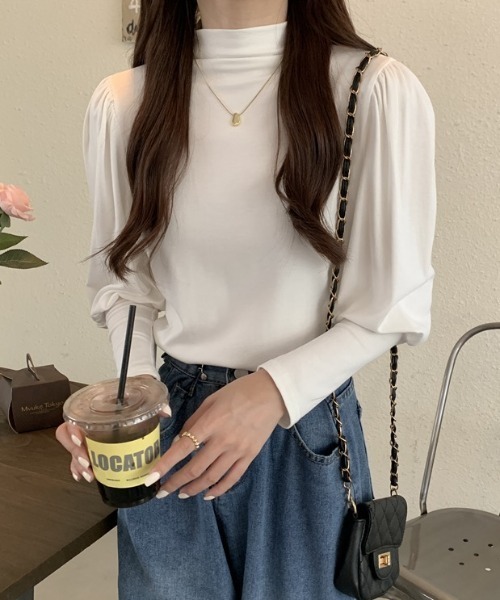 LADY LIKE(レディライク)の「パワーショルダープチハイトップス(Tシャツ/カットソー・レディース・モカ/ホワイト/ブラック・M)」の6枚目の写真