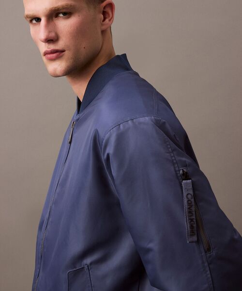 ロングスリーブヒーローボンバージャケット（ブルゾン）｜Calvin Klein