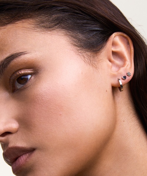 Daniel Wellington(ダニエルウェリントン)の「Heart Stud Earring レーディスピアス ローズゴールド/シルバー/ゴールド 片耳用(ピアス(片耳用)・レディース・ピンクゴールド/イエローゴールド/シルバー・ONE SIZE)」の10枚目の写真