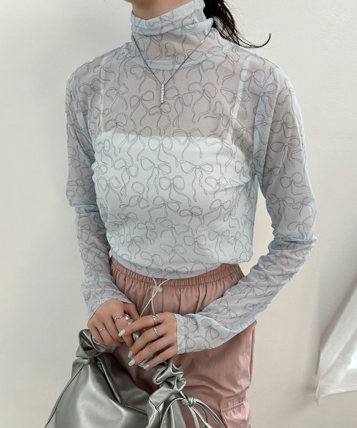 Doux Belle(ドゥーベル)の「タートルネックリボンシアートップス(Tシャツ/カットソー・レディース・ブラック/グレー/オフホワイト・MEDIUM)」の4枚目の写真