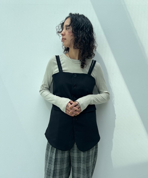 y/m(イム)の「【セットアップ対応】ダブルストラップフロントボタンビスチェ(ベスト・レディース・ブラック/ブラウン・FREE)」の7枚目の写真