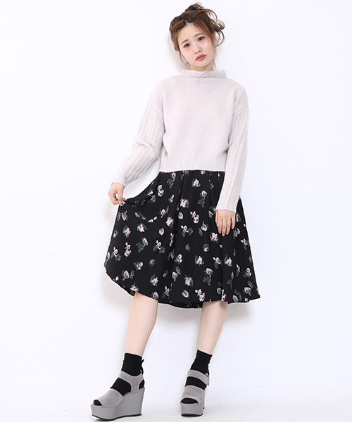 one after another NICE CLAUP(ワンアフターアナザーナイスクラップ)の「【SEDA12月号掲載 ナイスクラップ】ボトルネックタートルニット(ニット/セーター・レディース・カーキ/ブラック/アイボリー/ライトグレー・FREE)」の5枚目の写真