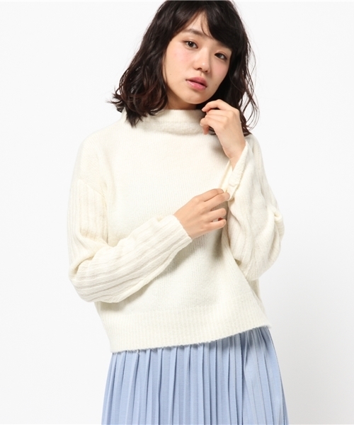 one after another NICE CLAUP(ワンアフターアナザーナイスクラップ)の「【SEDA12月号掲載 ナイスクラップ】ボトルネックタートルニット(ニット/セーター・レディース・カーキ/ブラック/アイボリー/ライトグレー・FREE)」の2枚目の写真