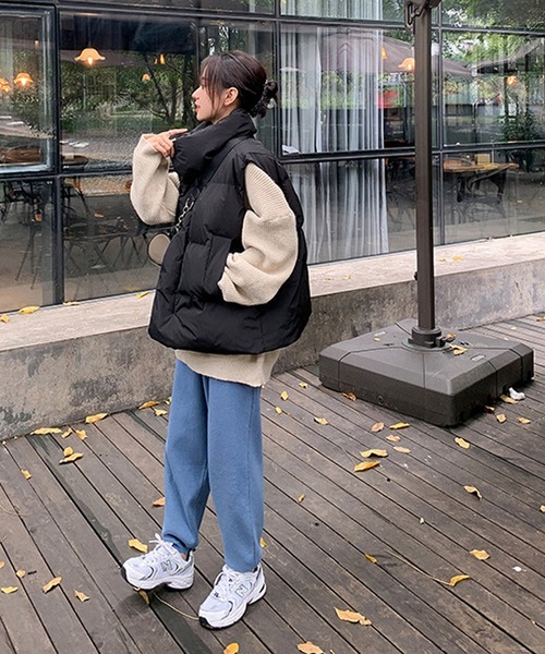 ALTROSE（アルトローズ）の「スタンドカラー 中綿 ベスト ジャケット（ダウンベスト・レディース・ブラック・FREE）」の3枚目の写真