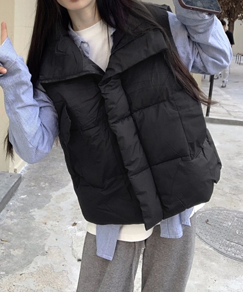 ALTROSE（アルトローズ）の「スタンドカラー 中綿 ベスト ジャケット（ダウンベスト・レディース・ブラック・FREE）」の5枚目の写真