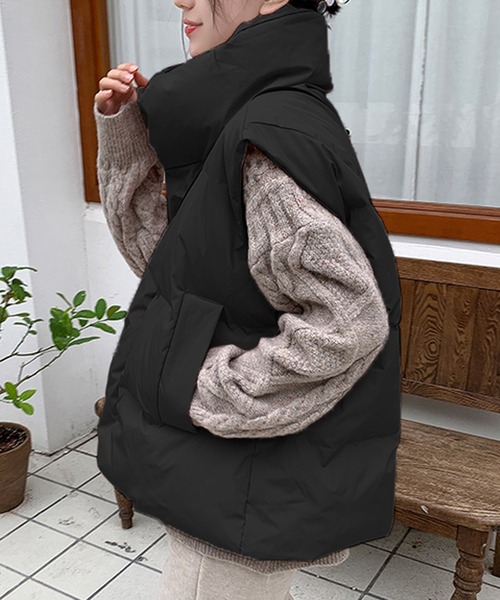 ALTROSE（アルトローズ）の「スタンドカラー 中綿 ベスト ジャケット（ダウンベスト・レディース・ブラック・FREE）」の6枚目の写真