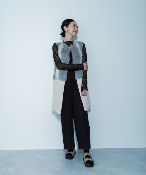 TEVALT(ヴァレット)の「ラウンドネックラインプリント ラビットファー ニットジレ(ベスト・レディース・ライトグレー・38)」の10枚目の写真