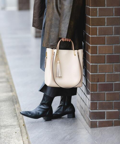 RODE SKO（ロデスコ）の「『MADE IN JAPAN』3センチスクエアトゥショートブーツ（ブーツ・レディース・ブラック/シルバー・38/36/37）」の9枚目の写真