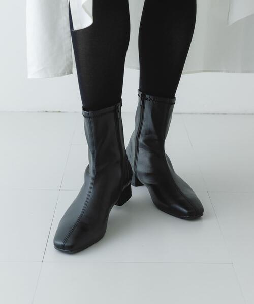 RODE SKO（ロデスコ）の「『MADE IN JAPAN』3センチスクエアトゥショートブーツ（ブーツ・レディース・ブラック/シルバー・38/36/37）」の12枚目の写真