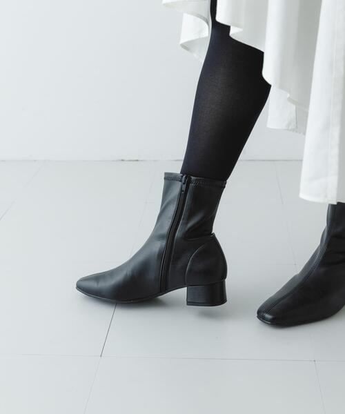 RODE SKO（ロデスコ）の「『MADE IN JAPAN』3センチスクエアトゥショートブーツ（ブーツ・レディース・ブラック/シルバー・38/36/37）」の13枚目の写真