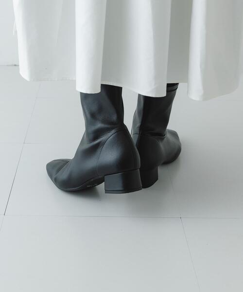 RODE SKO（ロデスコ）の「『MADE IN JAPAN』3センチスクエアトゥショートブーツ（ブーツ・レディース・ブラック/シルバー・38/36/37）」の14枚目の写真