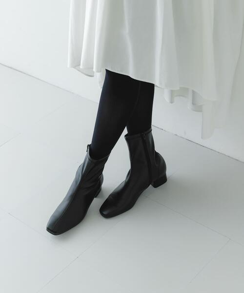 RODE SKO（ロデスコ）の「『MADE IN JAPAN』3センチスクエアトゥショートブーツ（ブーツ・レディース・ブラック/シルバー・38/36/37）」の16枚目の写真